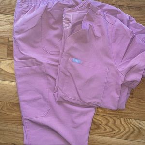Figs Large top with Large Tall LT cargo pants in Mauve